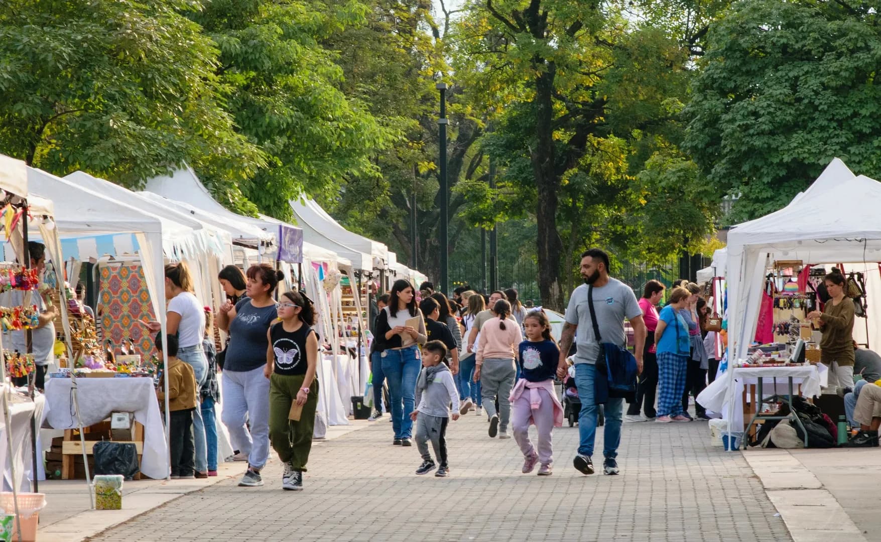Feria de Artesanos - Parque Avellaneda